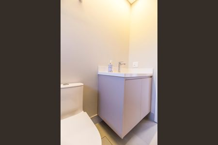 Casa de condomínio à venda com 465m², 4 quartos e 8 vagasBanheiro da Suíte