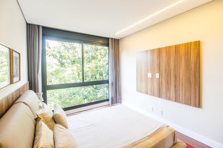 Casa de condomínio à venda com 465m², 4 quartos e 8 vagasSuíte 3