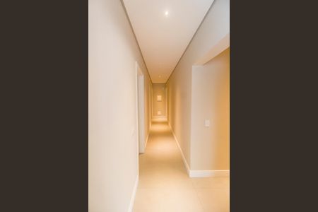 Casa de condomínio à venda com 465m², 4 quartos e 8 vagasCorredor