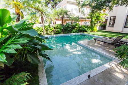 Casa de condomínio à venda com 465m², 4 quartos e 8 vagasPiscina