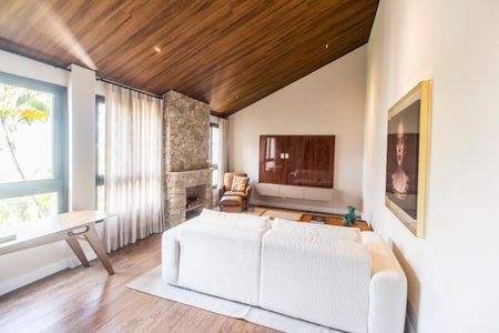 Casa de condomínio à venda com 465m², 4 quartos e 8 vagasSala 