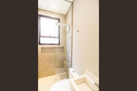 Casa de condomínio à venda com 465m², 4 quartos e 8 vagasBanheiro de serviço