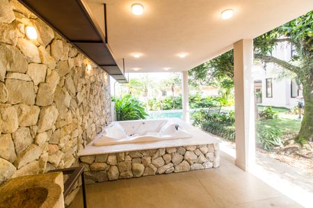 Casa de condomínio à venda com 465m², 4 quartos e 8 vagasHidromassagem 