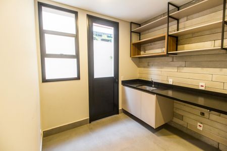 Casa de condomínio à venda com 465m², 4 quartos e 8 vagasÁrea de Serviço