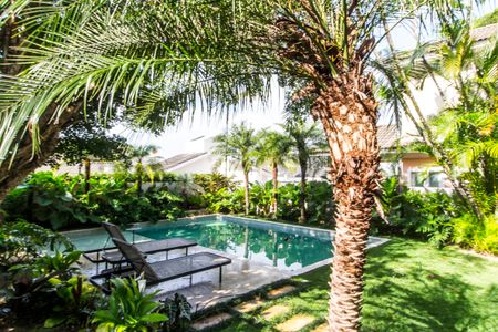 Casa de condomínio à venda com 465m², 4 quartos e 8 vagasVista