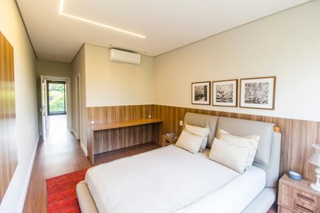 Casa de condomínio à venda com 465m², 4 quartos e 8 vagasSuíte 3