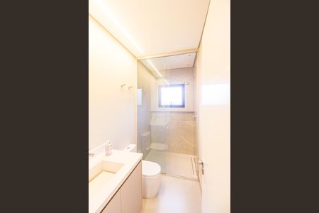 Casa de condomínio à venda com 465m², 4 quartos e 8 vagasBanheiro da Suíte