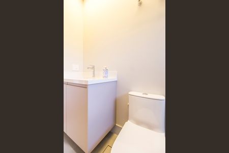 Casa de condomínio à venda com 465m², 4 quartos e 8 vagasBanheiro da Suíte