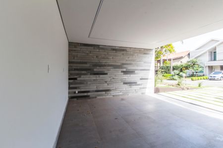 Casa de condomínio à venda com 465m², 4 quartos e 8 vagasGaragem