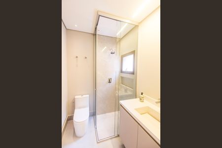 Casa de condomínio à venda com 465m², 4 quartos e 8 vagasBanheiro da Suíte