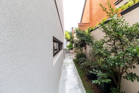 Casa de condomínio à venda com 465m², 4 quartos e 8 vagasCorredor