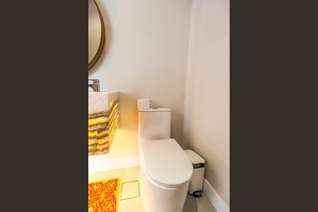 Casa de condomínio à venda com 465m², 4 quartos e 8 vagasLavabo