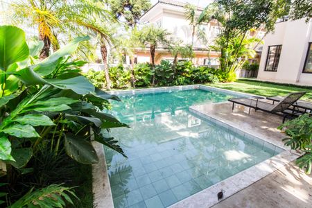 Casa de condomínio à venda com 465m², 4 quartos e 8 vagasPiscina