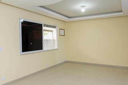 Sala de casa para alugar com 3 quartos, 200m² em Pedra de Guaratiba, Rio de Janeiro