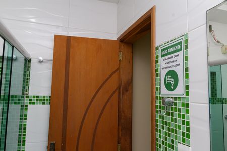Casa para alugar com 200m², 3 quartos e 4 vagasBanheiro social