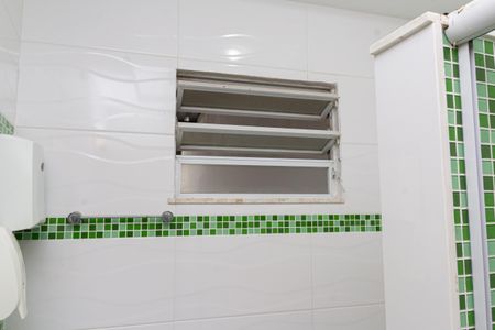 Casa para alugar com 200m², 3 quartos e 4 vagasBanheiro social