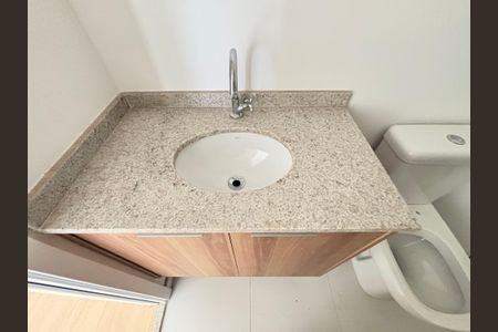 Apartamento para alugar com 39m², 2 quartos e sem vaga Apartamento para alugar com 39m², 2 quartos e sem vagaBanheiro