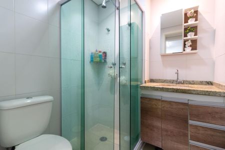 Banheiro de apartamento para alugar com 1 quarto, 38m² em Vila Castelo, São Paulo