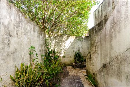 Casa à venda com 170m², 3 quartos e 1 vagaQuintal dos fundos