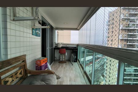 Apartamento à venda com 70m², 2 quartos e 1 vaga Apartamento à venda com 70m², 2 quartos e 1 vagaVaranda
