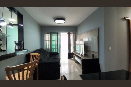 Apartamento à venda com 70m², 2 quartos e 1 vaga Apartamento à venda com 70m², 2 quartos e 1 vagaSala