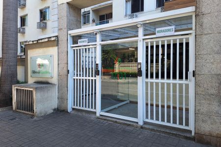 Apartamento à venda com 60m², 3 quartos e 1 vagaFachada