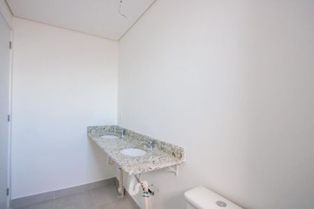 Apartamento à venda com 134m², 3 quartos e 3 vagasBanheiro do quarto 1