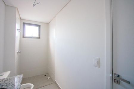 Apartamento à venda com 134m², 3 quartos e 3 vagasBanheiro do quarto 1