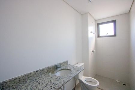 Apartamento à venda com 134m², 3 quartos e 3 vagasBanheiro do quarto 1