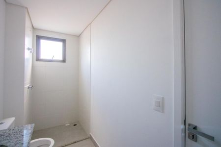 Apartamento à venda com 134m², 3 quartos e 3 vagasBanheiro do quarto 1