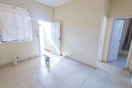 Casa para alugar com 120m², 3 quartos e 1 vagasala