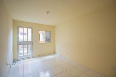 Sala de casa de condomínio para alugar com 2 quartos, 65m² em Porto da Pedra, São Gonçalo