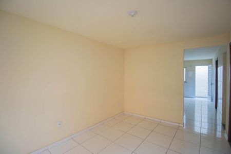 Sala de casa de condomínio para alugar com 2 quartos, 65m² em Porto da Pedra, São Gonçalo