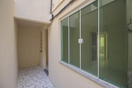Casa de condomínio para alugar com 65m², 2 quartos e sem vagaQuintal