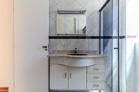 Apartamento à venda com 120m², 3 quartos e sem vagaBanheiro