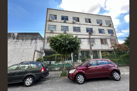 Apartamento para alugar com 80m², 2 quartos e 1 vagaFachada + plaquinha