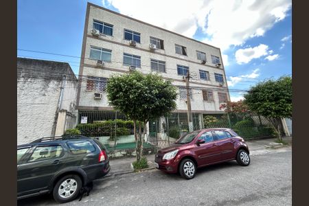 Apartamento para alugar com 80m², 2 quartos e 1 vagaFachada + plaquinha