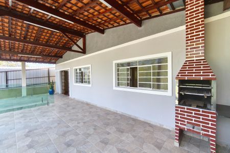 Casa para alugar com 120m², 3 quartos e 2 vagasQuintal