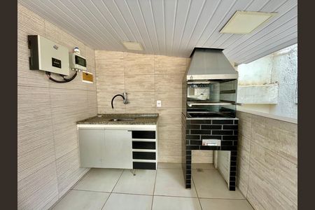 Casa à venda com 318m², 4 quartos e 2 vagas