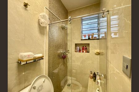 Casa à venda com 318m², 4 quartos e 2 vagas