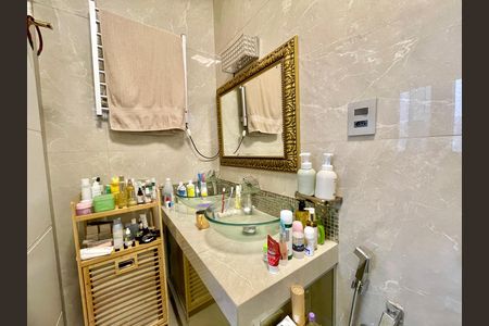 Casa à venda com 318m², 4 quartos e 2 vagas