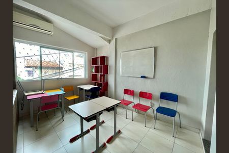 Casa à venda com 318m², 4 quartos e 2 vagas