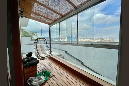 Casa à venda com 318m², 4 quartos e 2 vagas