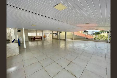 Casa à venda com 318m², 4 quartos e 2 vagas