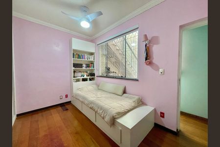 Casa à venda com 318m², 4 quartos e 2 vagas