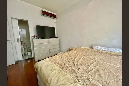 Casa à venda com 318m², 4 quartos e 2 vagas