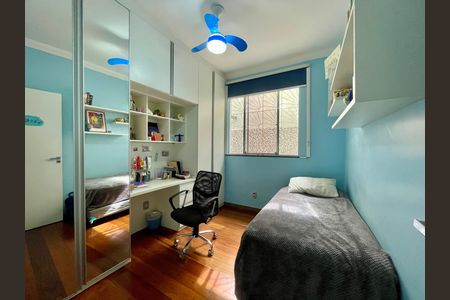 Casa à venda com 318m², 4 quartos e 2 vagas