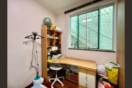 Casa à venda com 318m², 4 quartos e 2 vagas