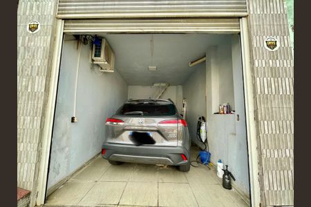 Casa à venda com 318m², 4 quartos e 2 vagas