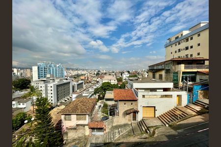 Casa à venda com 318m², 4 quartos e 2 vagas